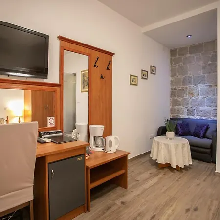 Megy Luxury Split